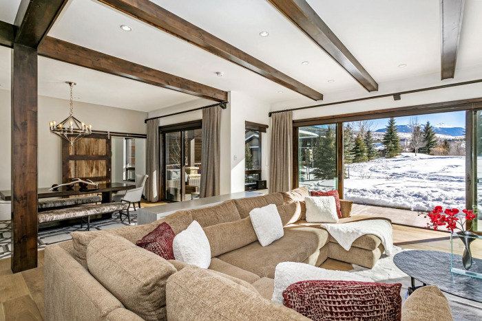 Beautiful-Efficient- Interior living Room 2